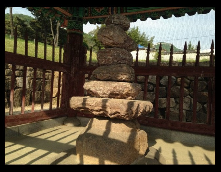 stone-pagoda-brought-by-heo-hwang-ok